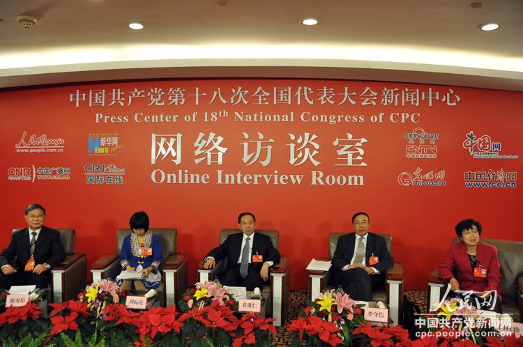 網(wǎng)絡訪談“中國的教育公平”現(xiàn)場。人民網(wǎng) 張啟川 攝