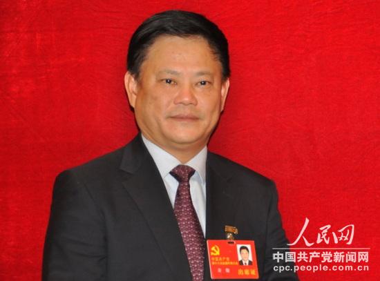 十八大代表、海南省委常委、宣傳部長許俊。人民網(wǎng)記者文 鬆輝攝影