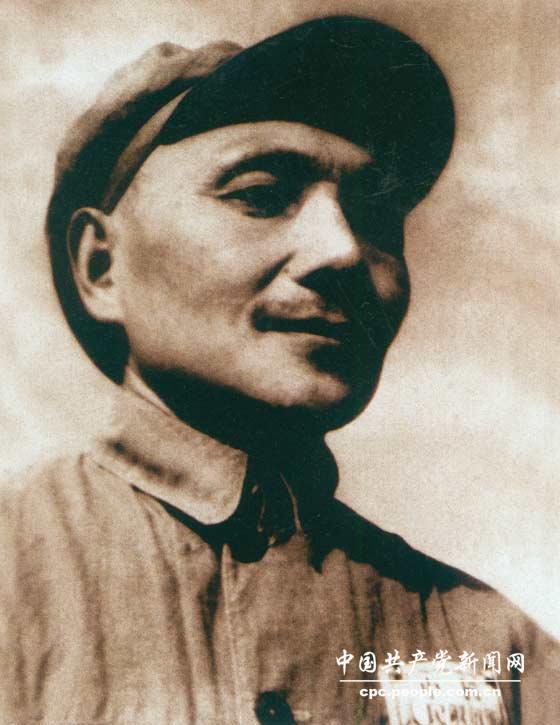 1945年8月，鄧小平任晉冀魯豫中央局書記兼軍區(qū)政治委員