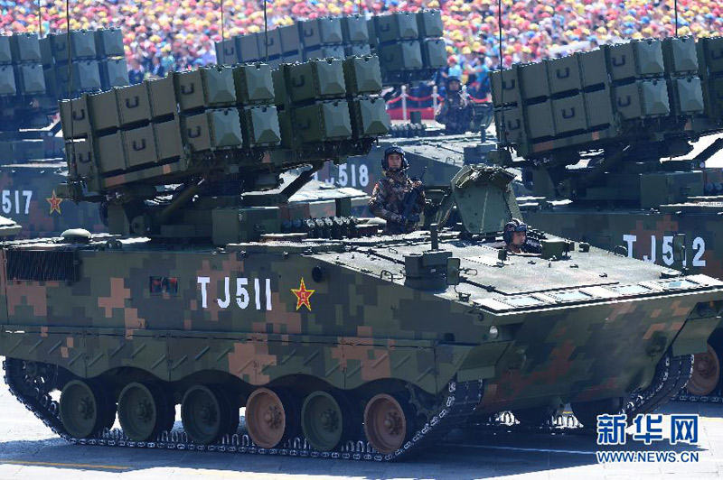  9月3日，中國人民抗日戰(zhàn)爭暨世界反法西斯戰(zhàn)爭勝利70周年紀念大會在北京隆重舉行。這是反坦克導彈方隊接受檢閱。 新華社記者張宏祥攝