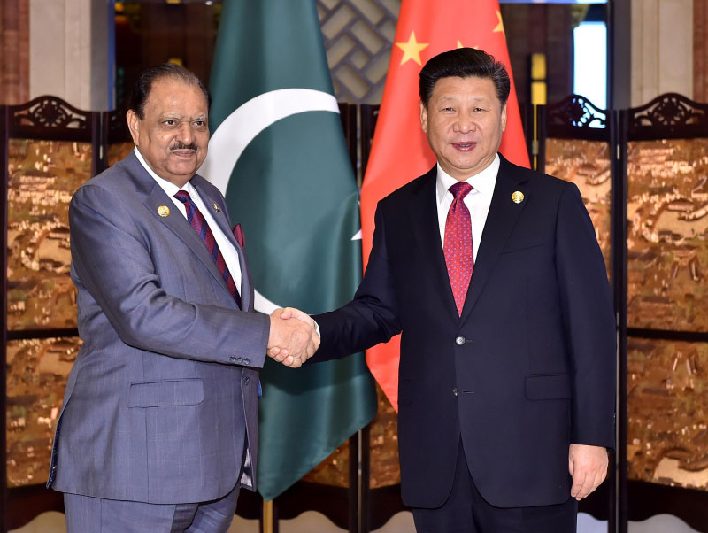 12月16日，國家主席習(xí)近平在浙江省烏鎮(zhèn)會見巴基斯坦總統(tǒng)侯賽因。新華社記者 李濤 攝