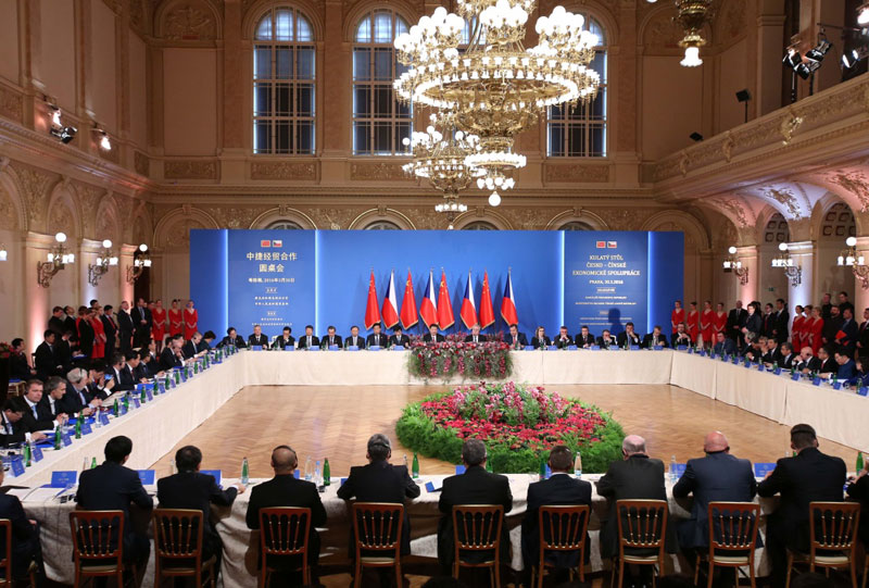 330ϯ(x)ƽͬݿ˿y(tng)ڲͬϯнݽ(jng)Q(mo)A(x)ƽl(f)}顶x^__нݽ(jng)Q(mo)rҪvԒAӛ d z