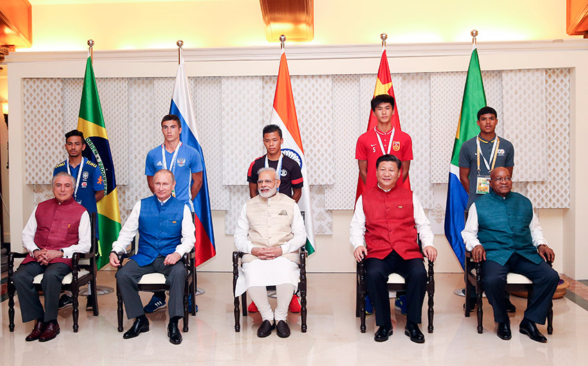 1015ϯ(x)ƽcӡȿĪϡϷǿy(tng)Ry(tng)÷_˹y(tng)վӡȹͬӽu17qِĸLӰAӛҦ󂥔z