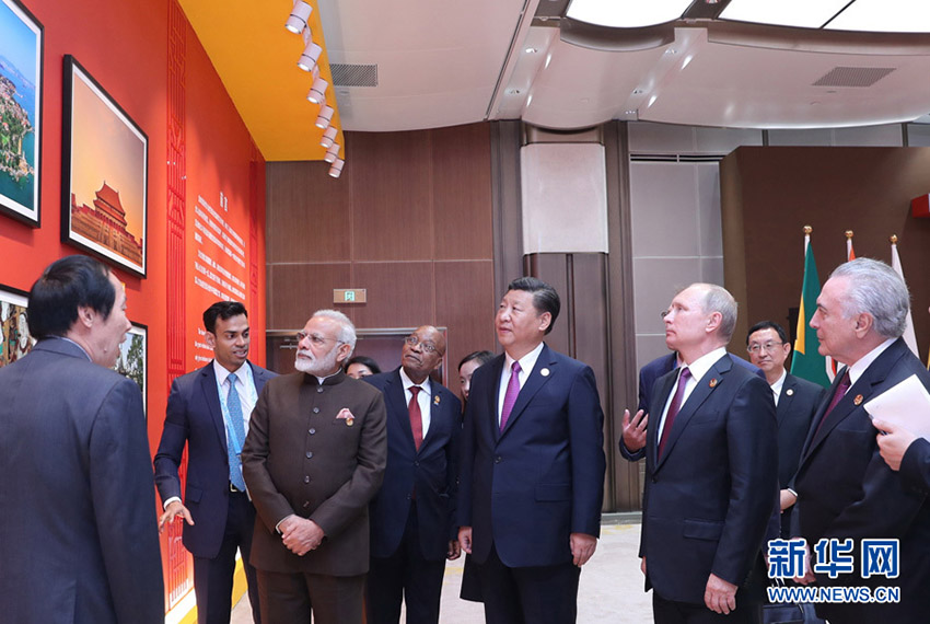 94ϯ(x)ƽڏBTϯuĻ(ji)ӃxʽĻDƬչ@(x)ƽuI(lng)(do)˹ͬ^uĻDƬչAӛ i z