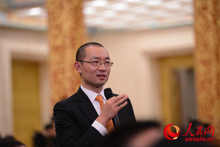 彭博新聞社記者提問(wèn)（人民網(wǎng) 張啟川攝）