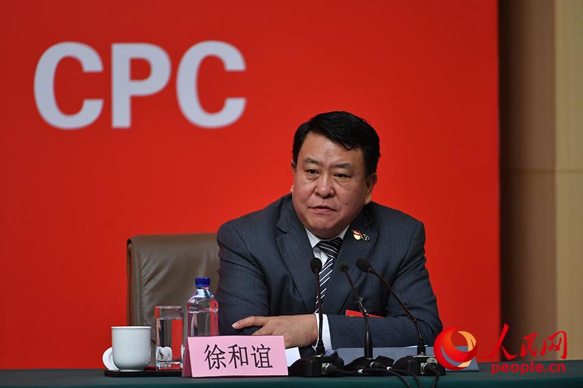 圖：徐和誼接受集體採訪
