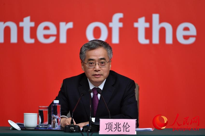 文化部副部長項兆倫介紹情況。（人民網(wǎng)記者 於凱 攝）