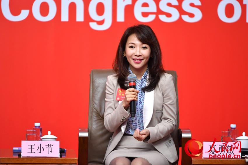 圖：中央電視臺駐北京記者站站長王小節(jié)接受集體採訪