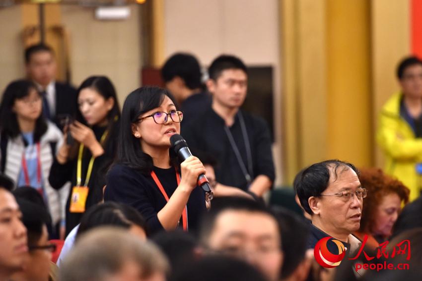 圖：中央人民廣播電臺、央廣網(wǎng)記者提問