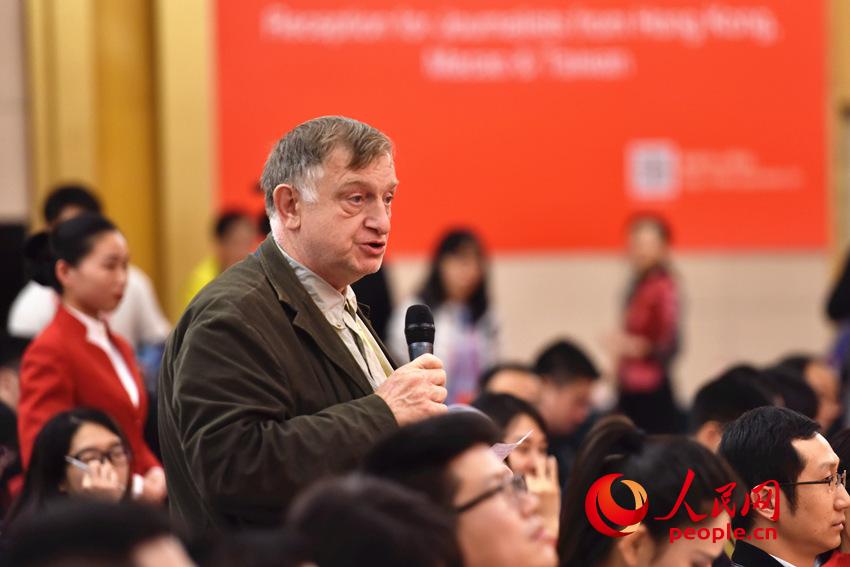 圖：土耳其環(huán)球廣播公司記者提問