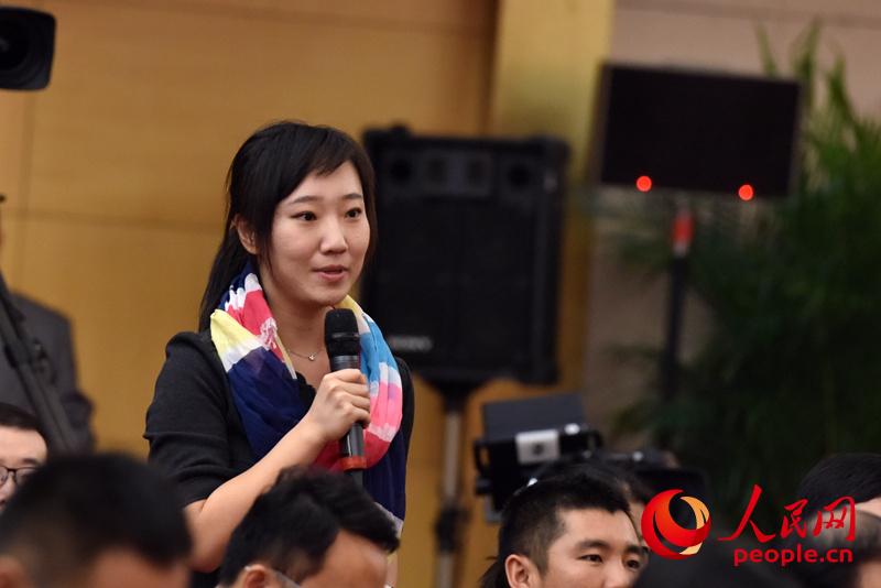 圖：香港鳳凰衛(wèi)視記者提問(wèn)