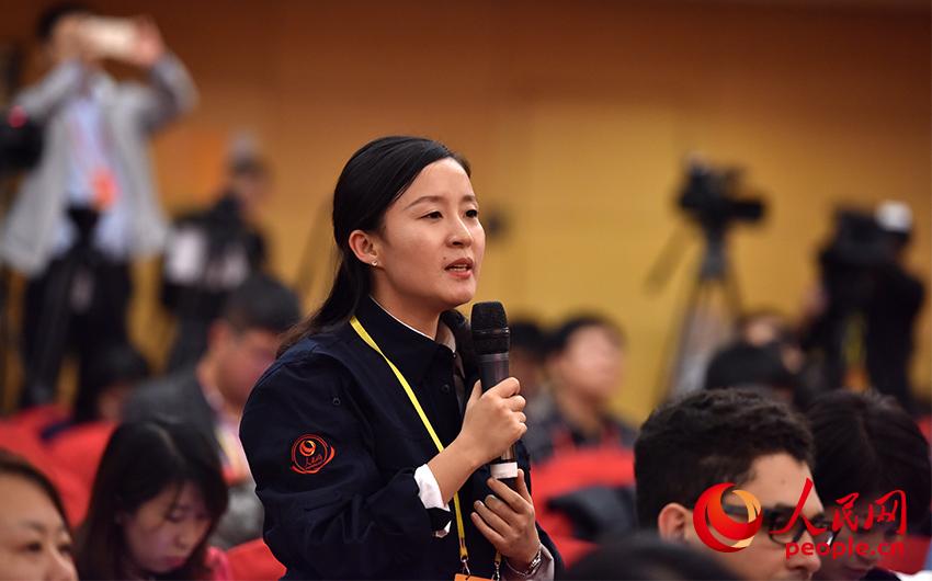 圖：人民網(wǎng)記者提問(wèn)
