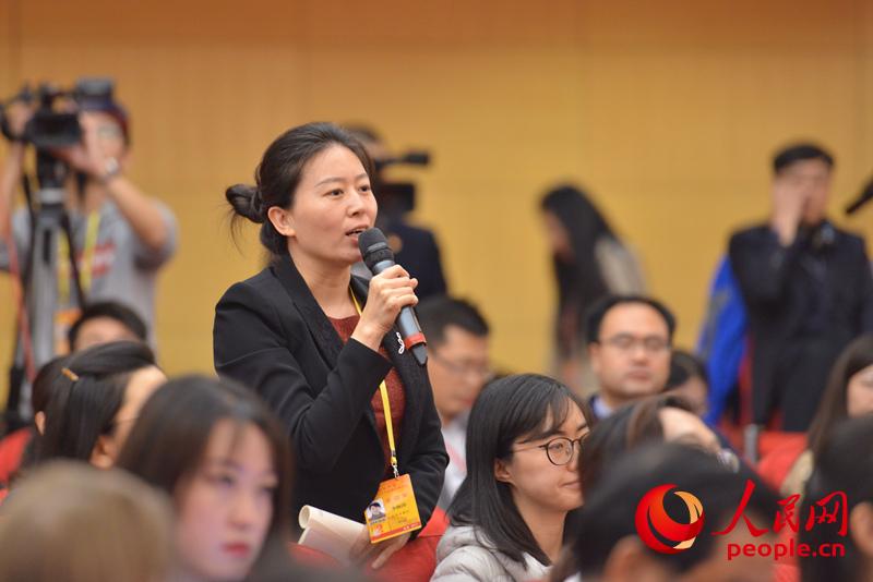 農(nóng)民日?qǐng)?bào)全媒體記者提問(wèn)(人民網(wǎng) 郝勇攝)