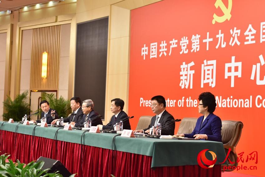 “滿(mǎn)足人民新期待,保障改善民生”記者招待會(huì)現(xiàn)場(chǎng)。(人民網(wǎng)記者 王天樂(lè) 攝)