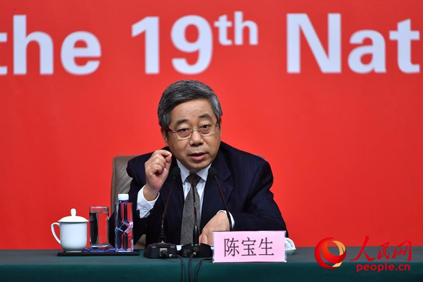 教育部黨組書記、部長(zhǎng)陳寶生介紹情況。（人民網(wǎng)記者 於凱 攝）