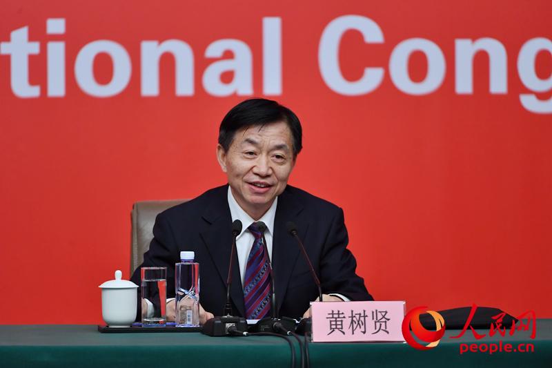民政部黨組書(shū)記、部長(zhǎng)黃樹(shù)賢介紹情況。(人民網(wǎng)記者 于凱 攝)