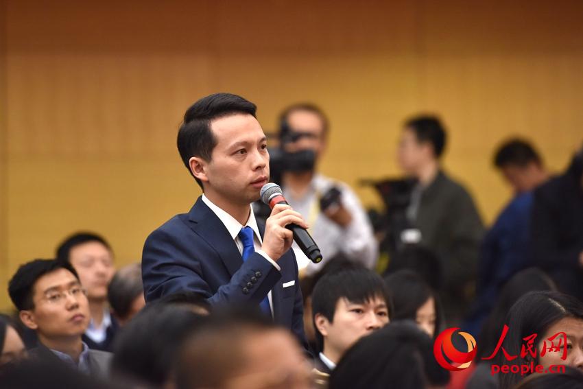 圖：中國日報記者提問