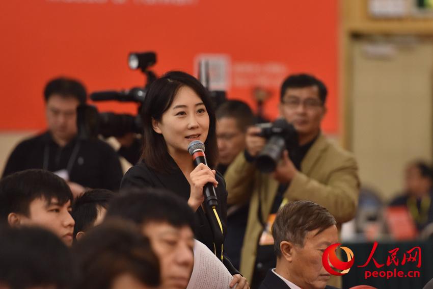 圖：鳳凰衛(wèi)視鳳凰網(wǎng)記者提問