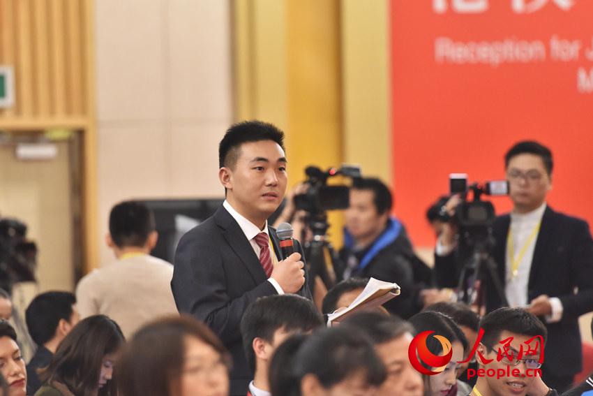 圖：浙江衛(wèi)視記者提問