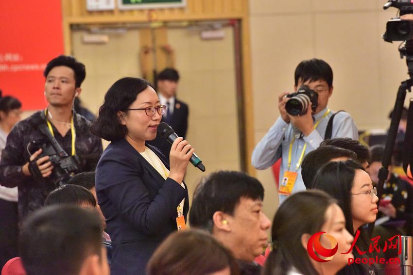 圖：今日中國(guó)雜志社記者提問(wèn)