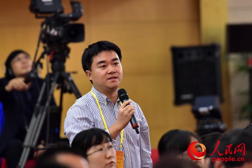 圖：中國(guó)國(guó)際廣播電臺(tái)記者提問(wèn)