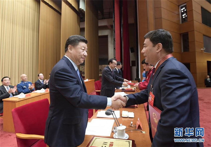 927ȫ(gu)F(tun)Y(ji)M(jn)ô(hu)ڱe@(x)ƽܱõģwģ(g)˴C(jing) Aӛ W(xu) z