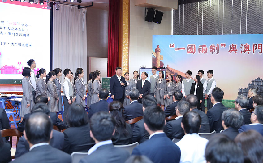 1219գ(gu)ϯ(x)ƽڰT؄e^(q)L(zhng)ٴͬλڰTɳh(hun)CϷ(w)ĺ婽ЌW(xu)ӢŌW(xu)УͬT͎Hн婽ЌW(xu)ӢŌW(xu)У^Ħԡһ(gu)ơcT}Ї(gu)vʷ_n(x)ƽߵW(xu)gϯl(f)ҪvԒ Aӛ i z