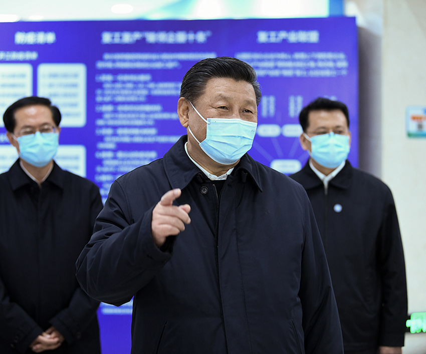3月29日，中共中央總書記、國家主席、中央軍委主席習近平在浙江考察調(diào)研。這是習近平在寧波北侖大碶高端汽配模具園區(qū)了解企業(yè)復工復產(chǎn)情況。 新華社記者 燕雁 攝