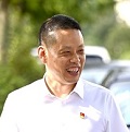  傅平均：理念創(chuàng)新 帶領鄉(xiāng)村致富    　　2017年，傅平均當選滕頭村黨委書記，帶動村民創(chuàng)新實干，推動全村進一步發(fā)展。    