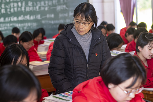 張桂梅：堅守夢想 無私奉獻