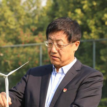   武鋼：風電事業(yè)的追夢者    　　“我們一直在思考和探索，要為碳中和做出自己的貢獻，要把綠色能源送到千家萬戶?！?#13;    