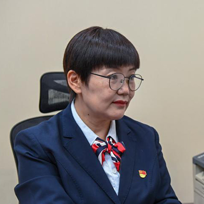   李鵬：用情用愛扎根金融一線    　　“給他人以光亮，給客戶以溫暖，這是我作為一名共產黨員永恆的追求。”    