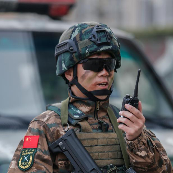   李闖：牢記使命 挑戰(zhàn)極限    　　“我們是為使命而生的軍人，隻要使命召喚，時刻準備著為集體榮譽征戰(zhàn)、為軍旗增輝。”    