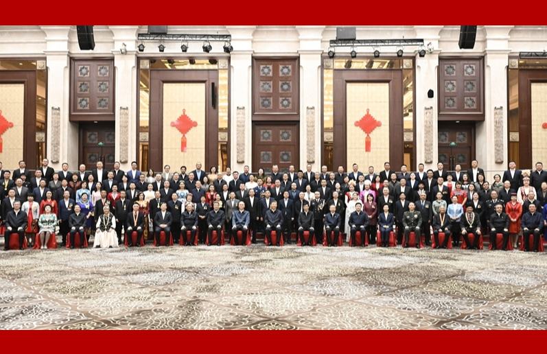 習(xí)近平接見新疆各族各界代表