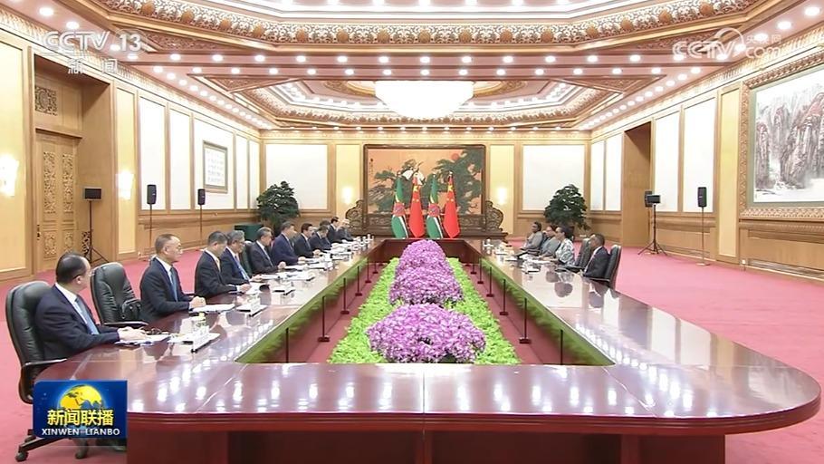 習近平會見多米尼克總統(tǒng)