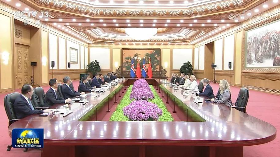 習(xí)近平會(huì)見冰島總統(tǒng)