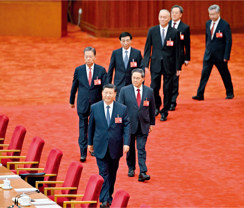 中國(guó)共產(chǎn)黨第二十屆中央委員會(huì)第三次全體會(huì)議，於2024年7月15日至18日在北京舉行。這是習(xí)近平、李強(qiáng)、趙樂(lè)際、王滬寧、蔡奇、丁薛祥、李希等步入會(huì)場(chǎng)。 新華社記者 岳月偉/攝